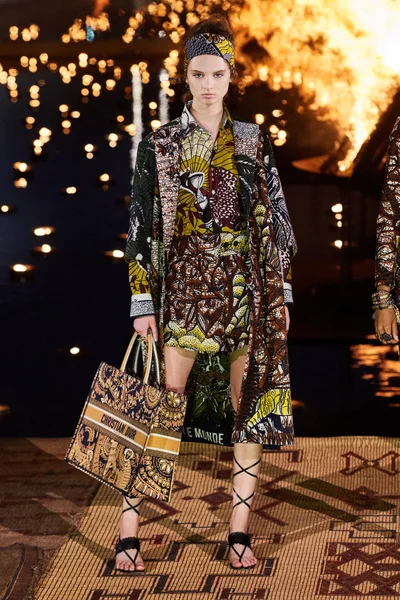 Look 7